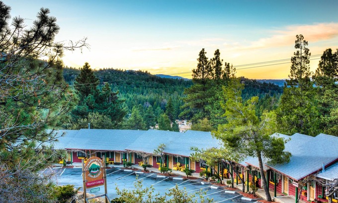 Idyllwild Bed & Breakfast | Idyllwild Bunkhouse