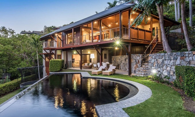 Hamilton Island Haus | Iluka Luxury House Hamilton Island - private pool, 2 golf buggies and transfers
