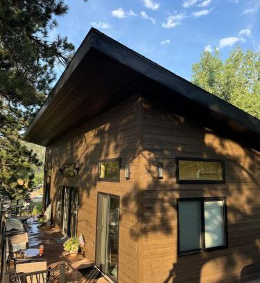 Keystone Haus | In the center of it all The Elkhorn Cabin