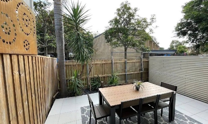 Northgate Haus | In the heart of Northgate, 3 bedroom townhouse.