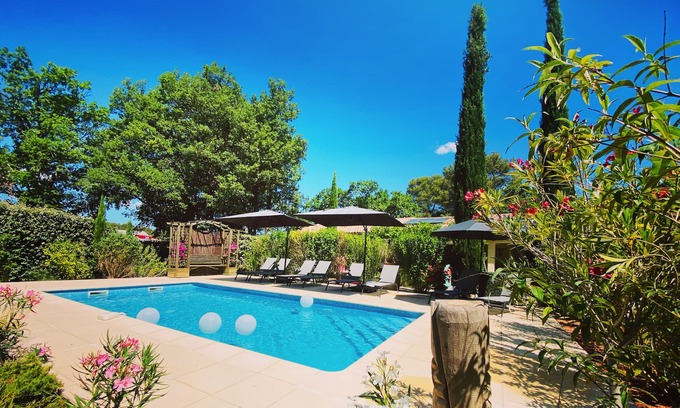 Aups Hütte | IN THE HEART OF PROVENCE AND VERDON