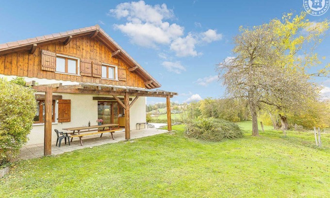 Epersy Haus | In the heart of the countryside, 10km from the famous spa town of Aix-les-Bains. 11 km from Lac du Bourget