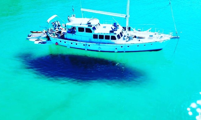 La Paz Bootsverleih | Übernachten Sie auf dem Wasser, unternehmen Sie einen Tagesausflug oder eine Nachtinselcharter.