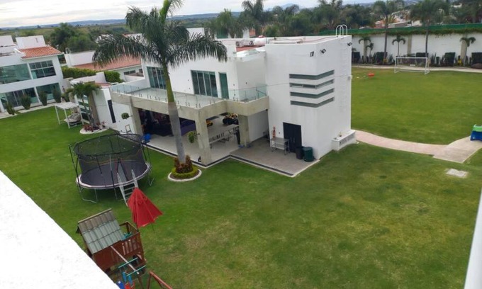 Lomas de Cocoyoc Haus | Increible Casa Lomas de Cocoyoc con albercas,tobigan,juegos,tirolesa,cone,fogata,columpios,gimnasio y mas