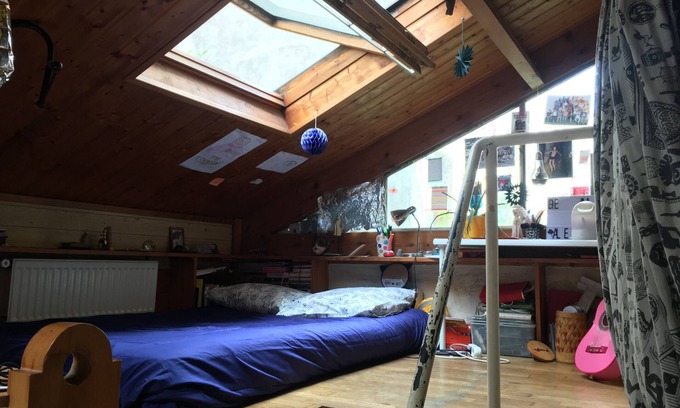 Quartier de la Goutte-d'Or Haus | Independent triplex chalet on interior courtyard with bamboo