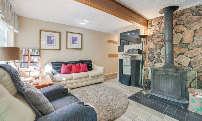 Elmira Kabine | Resort-Style Perks - Cabin in Lakes of the North!