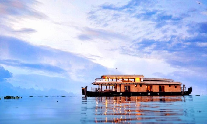Alappuzha Bootsverleih | IndraprasthamLakeCruise