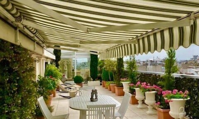 Porte-Dauphine Wohnung | Indulgence, is a Splendid Paris Penthouse apartment with Divine Terrace.