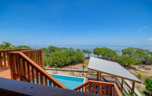 Caye Caulker Haus | Infinite Sea - 3 bed 2 bath Upper Unit Caye Caulker