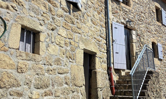 Blaunac Sonstige | Inside a quiet and charming typical Cévennes hamlet with an open view