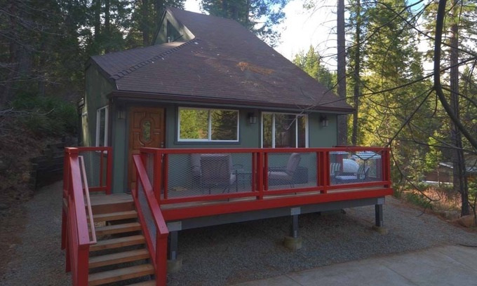 Yosemite West Skihütte | Im Yosemite Nat Park! Neu renoviertes privates 2bd 2ba Haus mit zentraler Klimaanlage