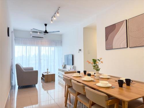 Pengkalan Tentera Udara Diraja Malaysia Wohnung | Instaworthy 3B3B - 6 pax - F&B & Mart - Chan Sow Lin