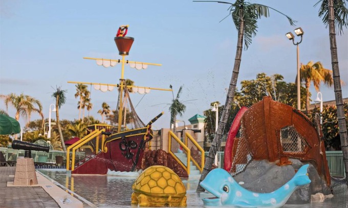 Cocoa Beach Hotel | International Palms Resort & Conference Center Cocoa Beach