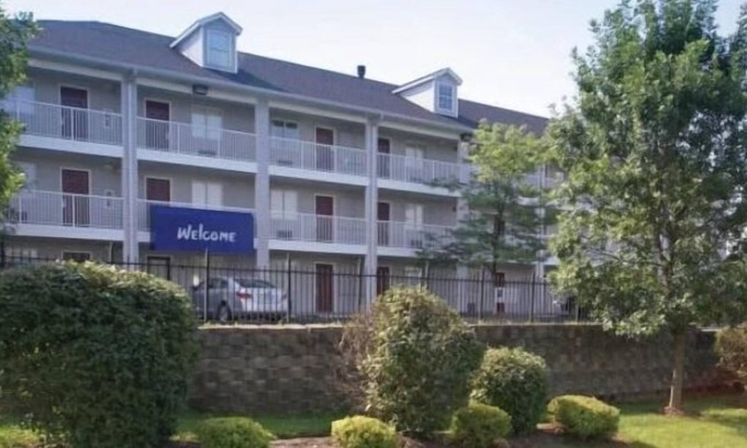 Buechel Wohnung | InTown Suites Extended Stay Louisville KY - Wattbourne Lane