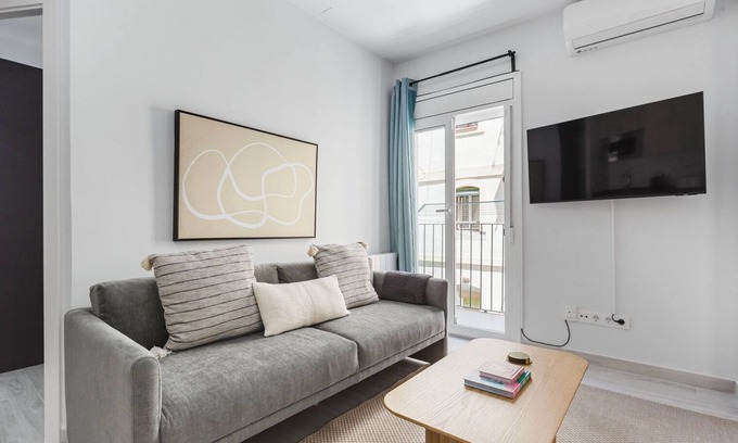Barceloneta Wohnung | Inviting Barceloneta 1BR w/ Balcony, near Beach, by Blueground