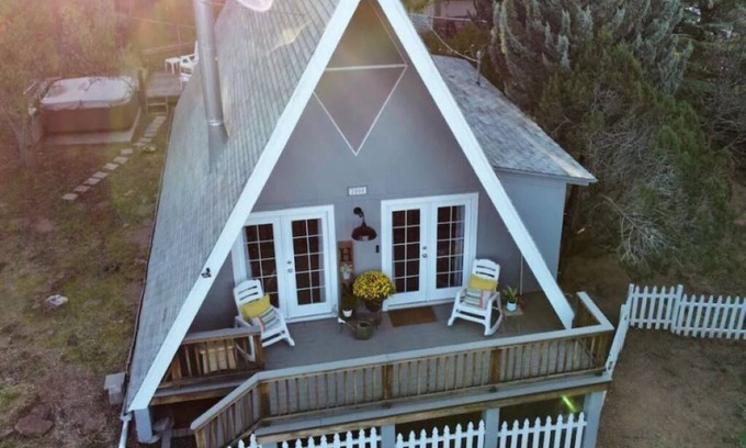 Payson Kabine | Inviting Cabin on a quiet cul-de-sac in Payson.