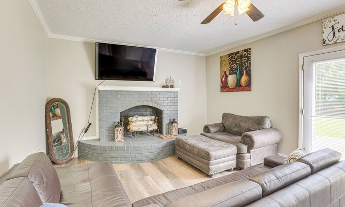 Jacksonville Haus | Inviting Jacksonville Home < Half Mi to University