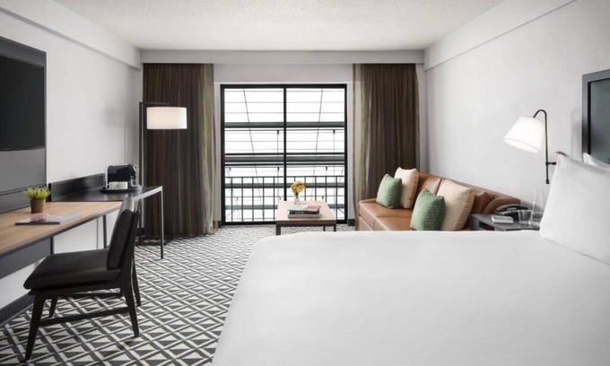 Brookline Hotel | Inviting Room Perfect for Family Adventures in Boston! Onsite Dining!