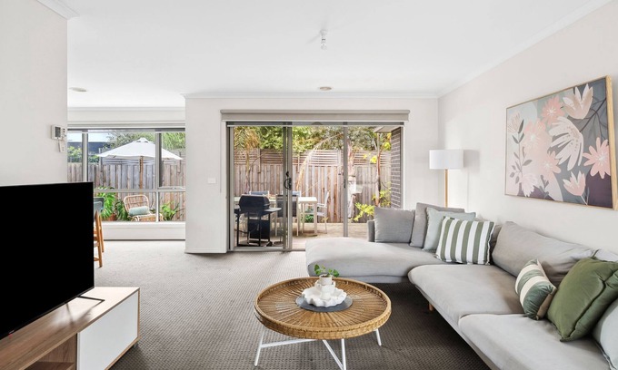 Geelong West Haus | Inviting West Addis Unit I Bring Your Pet