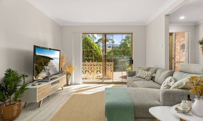 Huskisson Haus | Irrilassa by the Beach by Experience Jervis Bay