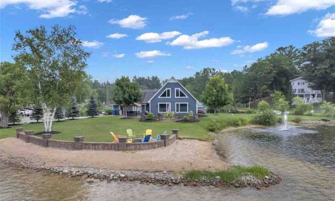 Hale Resort | Island Cove ist eine private Insel mit einer Landbrücke auf allen Sportarten Sage Lake Hale MI