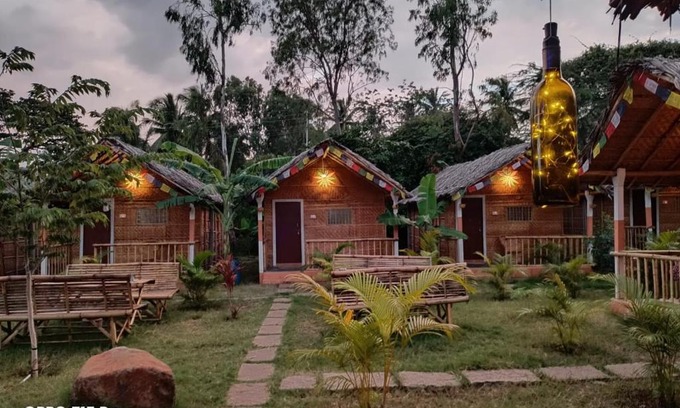 Sanapur Haus | Island Vibes