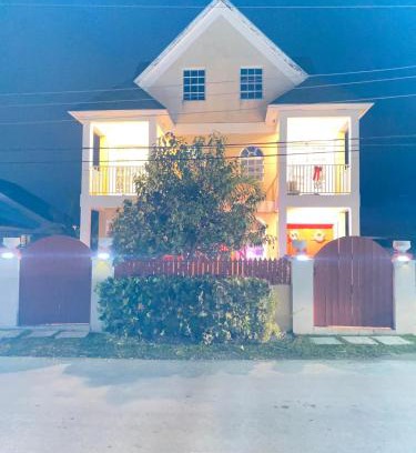 Gambier Wohnung | Island Vibes Point of View- Near Beach & Airport