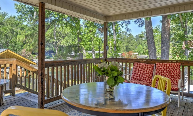 Midway Haus | Isle of Wight "Lance's Treehouse" mit Backyard & Dock