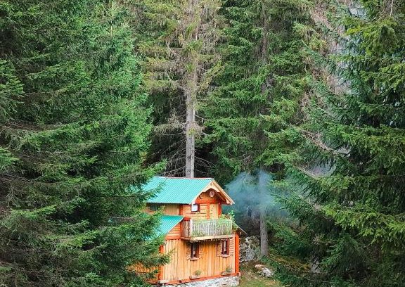 Montenegro Kabine | Isov Ranch