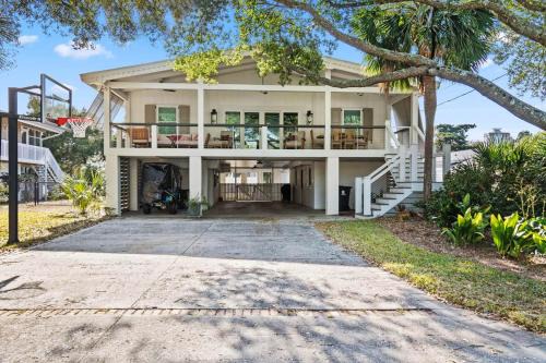 North Litchfield Beach Haus | It is a Happy Day at the Beach