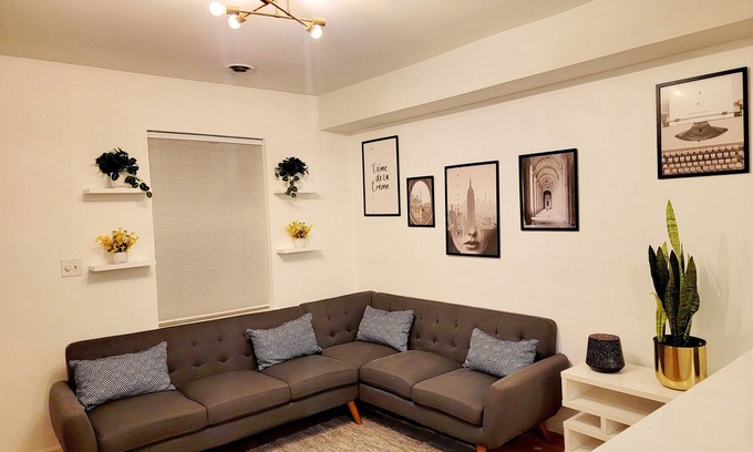 Truxton Circle Wohnung | It's a 10! Chic 1-bedroom located 10 mins from everywhere you want to be in DC