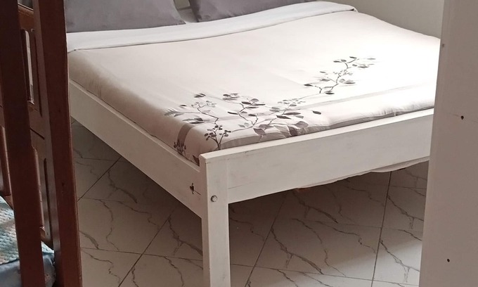 Nanyuki Wohnung | It's an apartment with necessary amenities including a gym