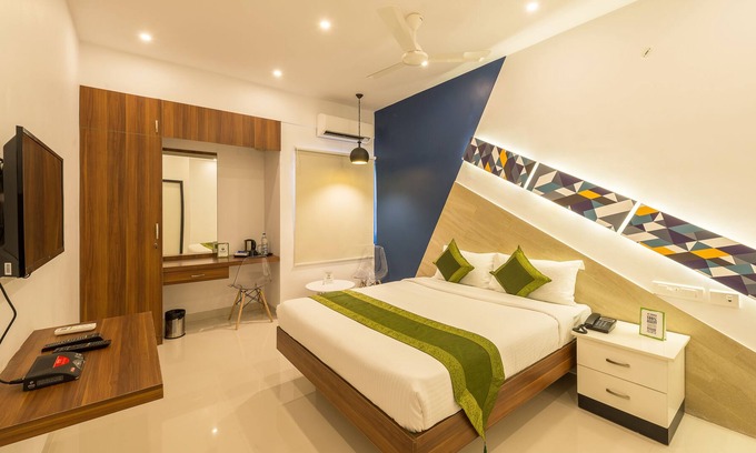Coimbatore Hotel | Treebo Trip Corner Stay