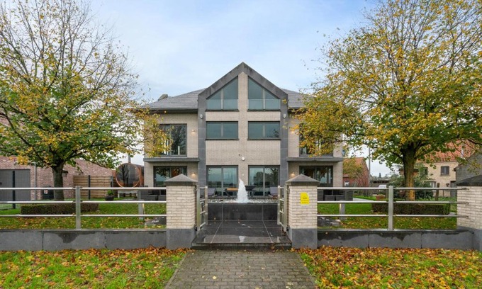 Esen Haus | J and R flanders fields holiday homes