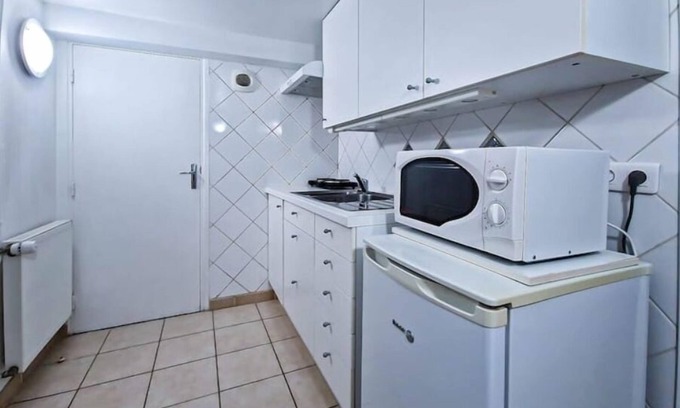Trappes Wohnung | J2 Studio 3 beds on garden level + parking lot