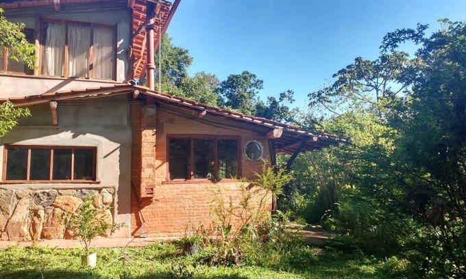 Aiuruoca Haus | Jacarandá Corner -Haus im Matutu-Tal