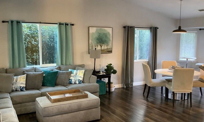 Enterprise Haus | Jacob's Ladder- King Suite, 4 Twins/ Bethel