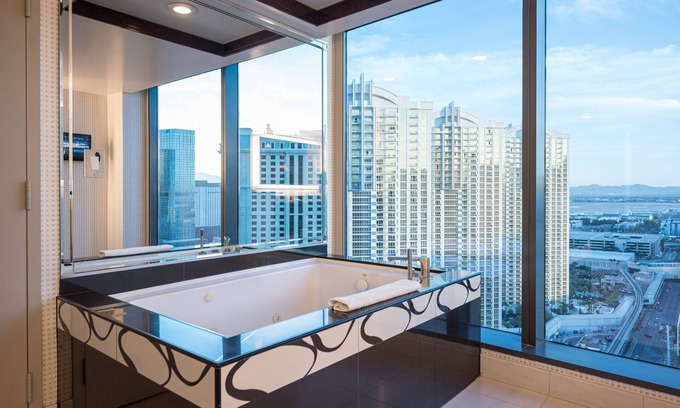 Las Vegas Resort | Jacuzzi Suite - Center Strip - Projection Screen TV - Full Kitchen