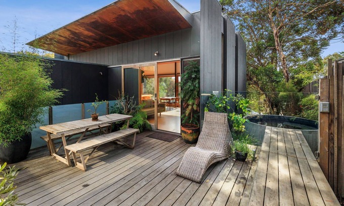 Jan Juc Haus | Jan Juc Jungalow with heated plunge pool