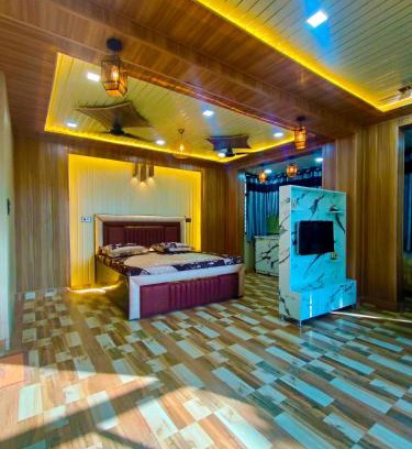 Mayapur Wohnung | Jarokhā by Nivāsa- Scenic Stay Overlooking Ganga, Mountain View, 2 minutes from Ganga Ghaat, 10 minutes from Raja ji national Park