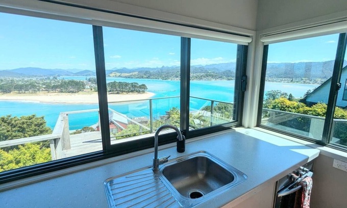 Tairua Haus | Jaw-dropping views w/ bachy vibe