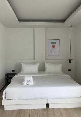 Patong Hotel | Jellyfish Residence Patong