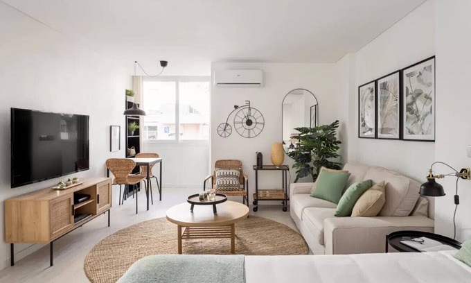 Paco De Arcos Wohnung | JOIVY Boho Studio near the beach