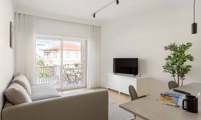 Parede Wohnung | JOIVY Cosy apt in Parede near the beach