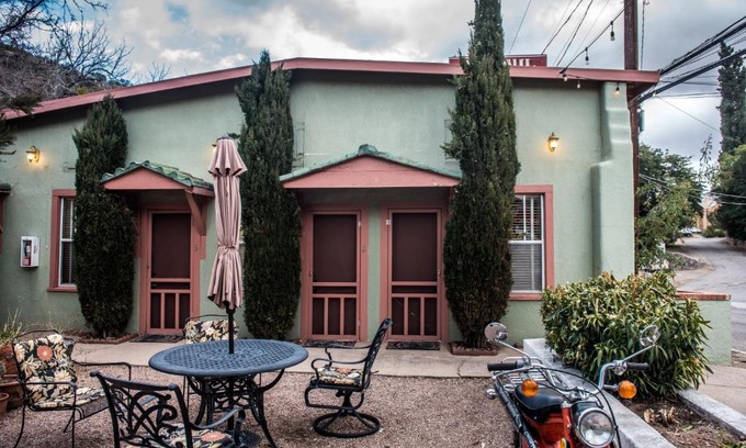 Bisbee Hotel | Jonquil Motel
