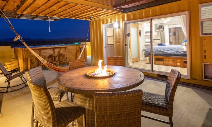 Wonder Valley Wohnung | Joshua Tree Desert Dream Shipping Container Suite