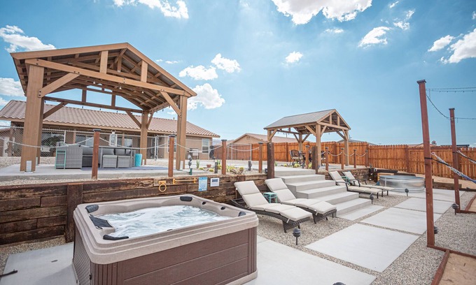 Twentynine Palms Haus | Joshua Tree National Park-Gorgeous Home-HotTub+Game Rm+Views+EV Charger!