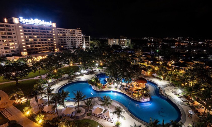 Maribago Resort | JPark Island Resort & Waterpark