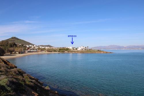 Logaras Wohnung | Julia's Beach Studio, familienfreundlich am Meer,mit XL Terrasse, Meerespanorama