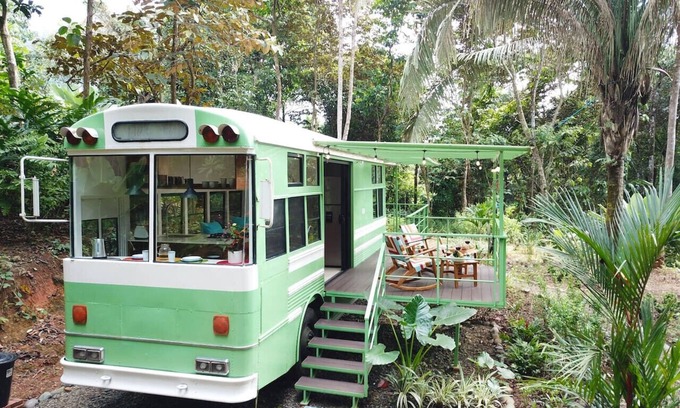 Savegre Haus | Jungle Bus, 5 min drive PlayaLinda, 15 x Dominical, Wifi Starlink